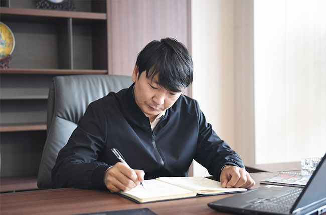 中譽鼎力山東大區(qū)經(jīng)理李觀本 中譽鼎力山東大區(qū)經(jīng)理李觀本