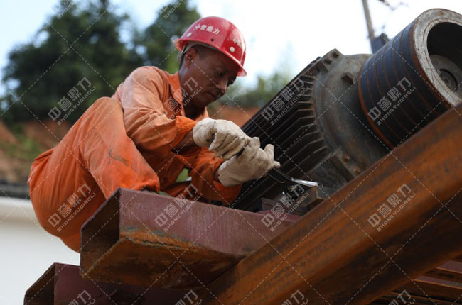 單段錘式破碎機維修