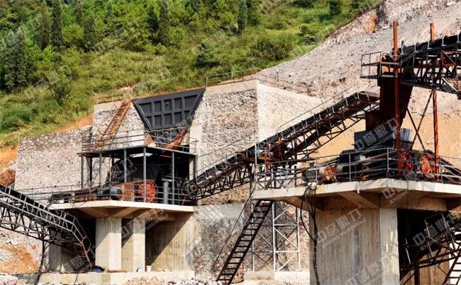 砂石料生產(chǎn)線項(xiàng)目現(xiàn)場(chǎng)