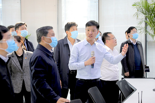 張治民董事長介紹中譽(yù)鼎力礦山管理云數(shù)據(jù)