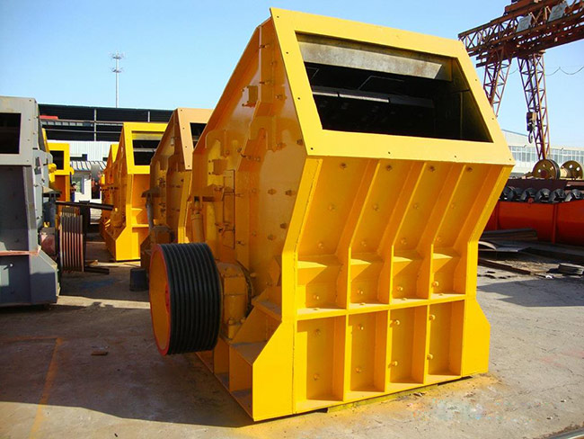 反擊錘式破碎機(jī)待發(fā)貨區(qū)