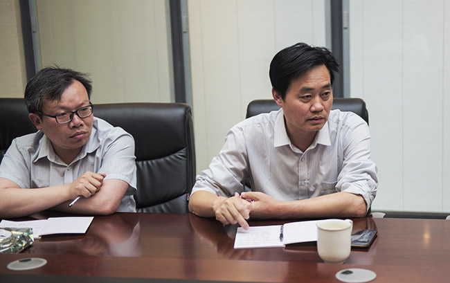 新鄉(xiāng)市工信局及新鄉(xiāng)職業(yè)技術(shù)學(xué)院導(dǎo)蒞臨中譽(yù)鼎力交流校企合作