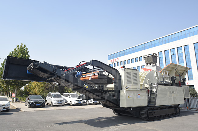 小型混凝土塊移動破碎機(jī)成為時代發(fā)展的“標(biāo)配” 小型混凝土塊移動破碎機(jī)成為時代發(fā)展的“標(biāo)配”